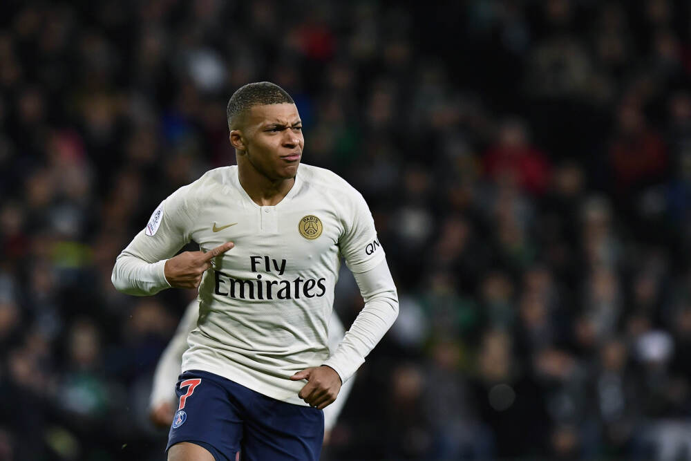 媒体人：西乙会为世预赛暂停 余嘉豪能回来打比赛 参与集训比较难